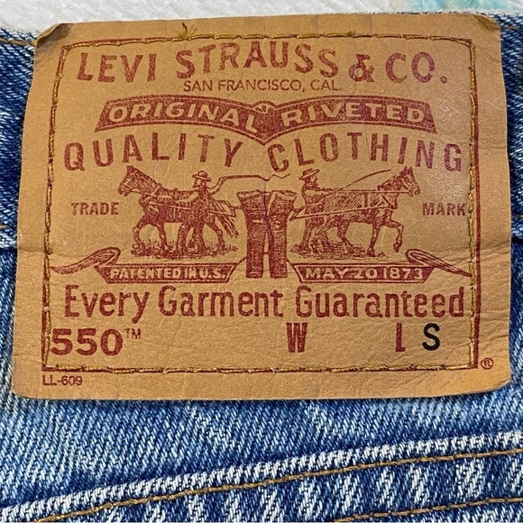 Vintage Levi's Cutoff Upcycled Studded 550 Relaxed Fit Red Tab Denim Shorts Jr 5 - Picture 13 of 15